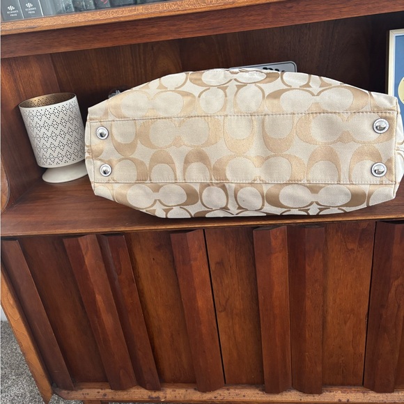 Coach 2012 Kyra Signature Travel Tote - Picture 5 of 7